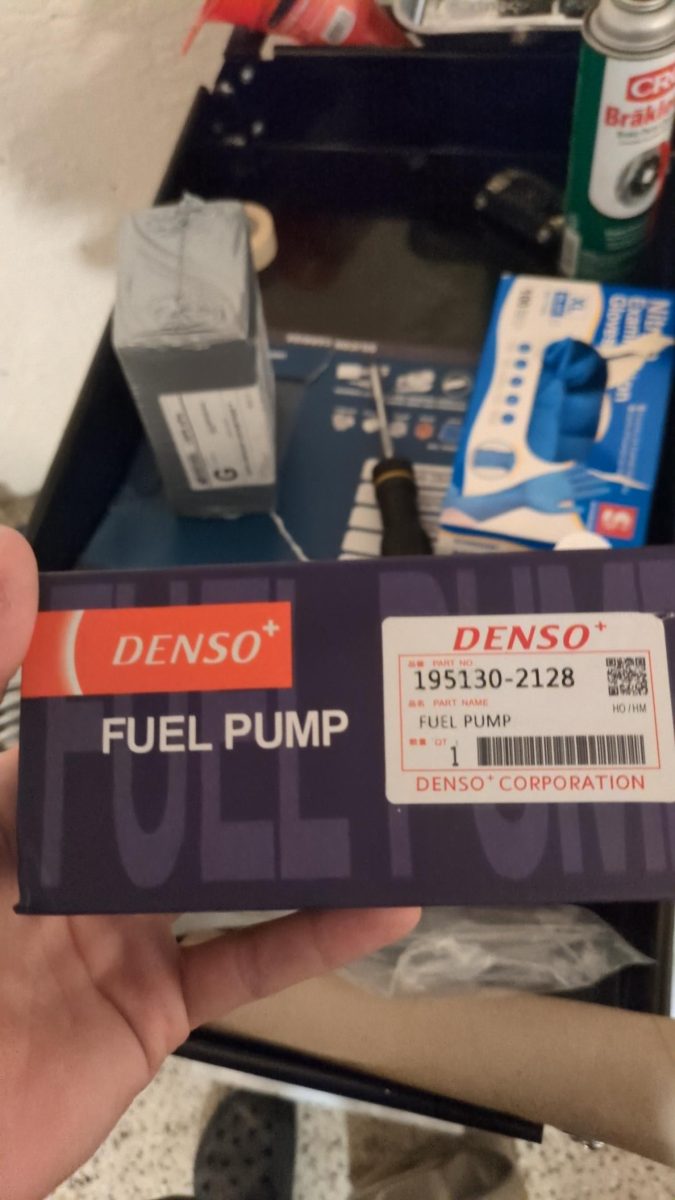 Counterfeit Denso fuel pump box showing packaging red flags